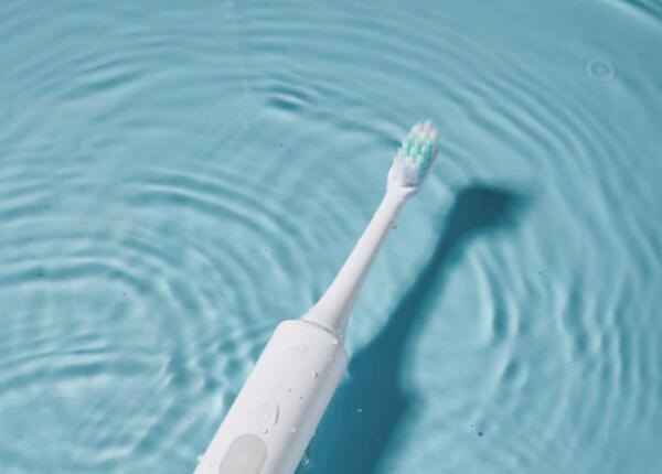一篇告訴你：超聲波牙刷、聲波牙刷與電動(dòng)牙刷的區(qū)別