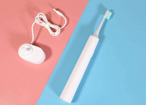 電動牙刷沒充電當(dāng)手動刷可以嗎？一個詳盡的解析指南