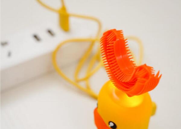 小孩電動牙刷u型牙刷怎么充電？u型牙刷的充電指南介紹