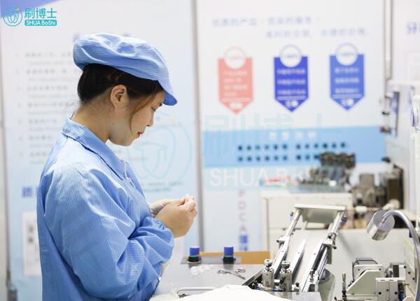 代加工的電動(dòng)牙刷安全嗎？正規(guī)電動(dòng)牙刷代工廠產(chǎn)品有保障！